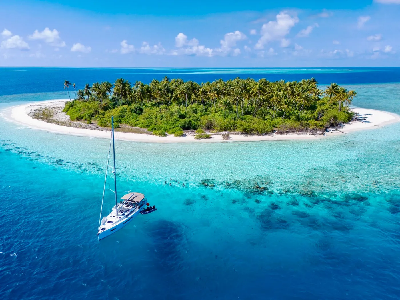 Infinitea - Sailboat in Maafannu