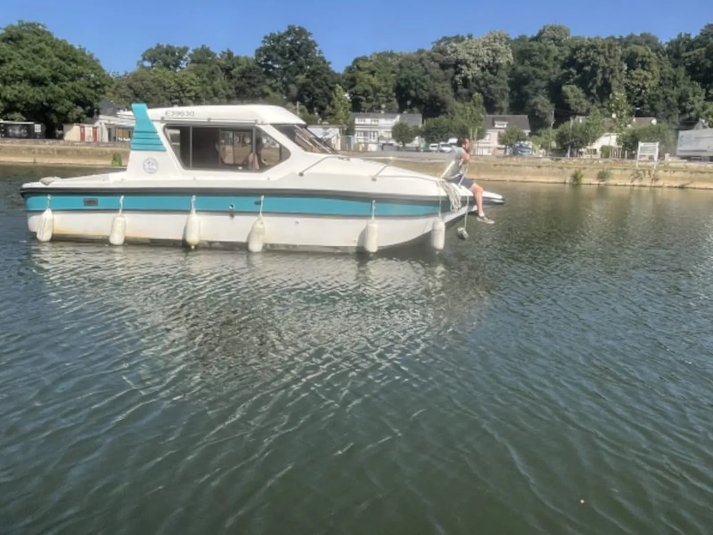 Pop - Motor Yacht in Sablé-sur-Sarthe