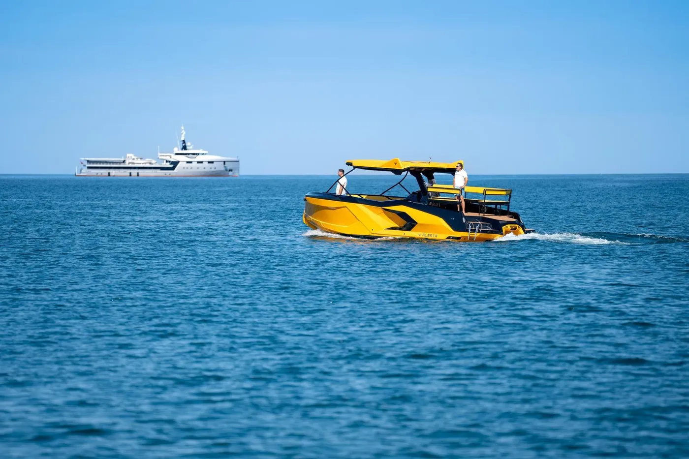 Raptor - Motor Yacht in Kudelstaart