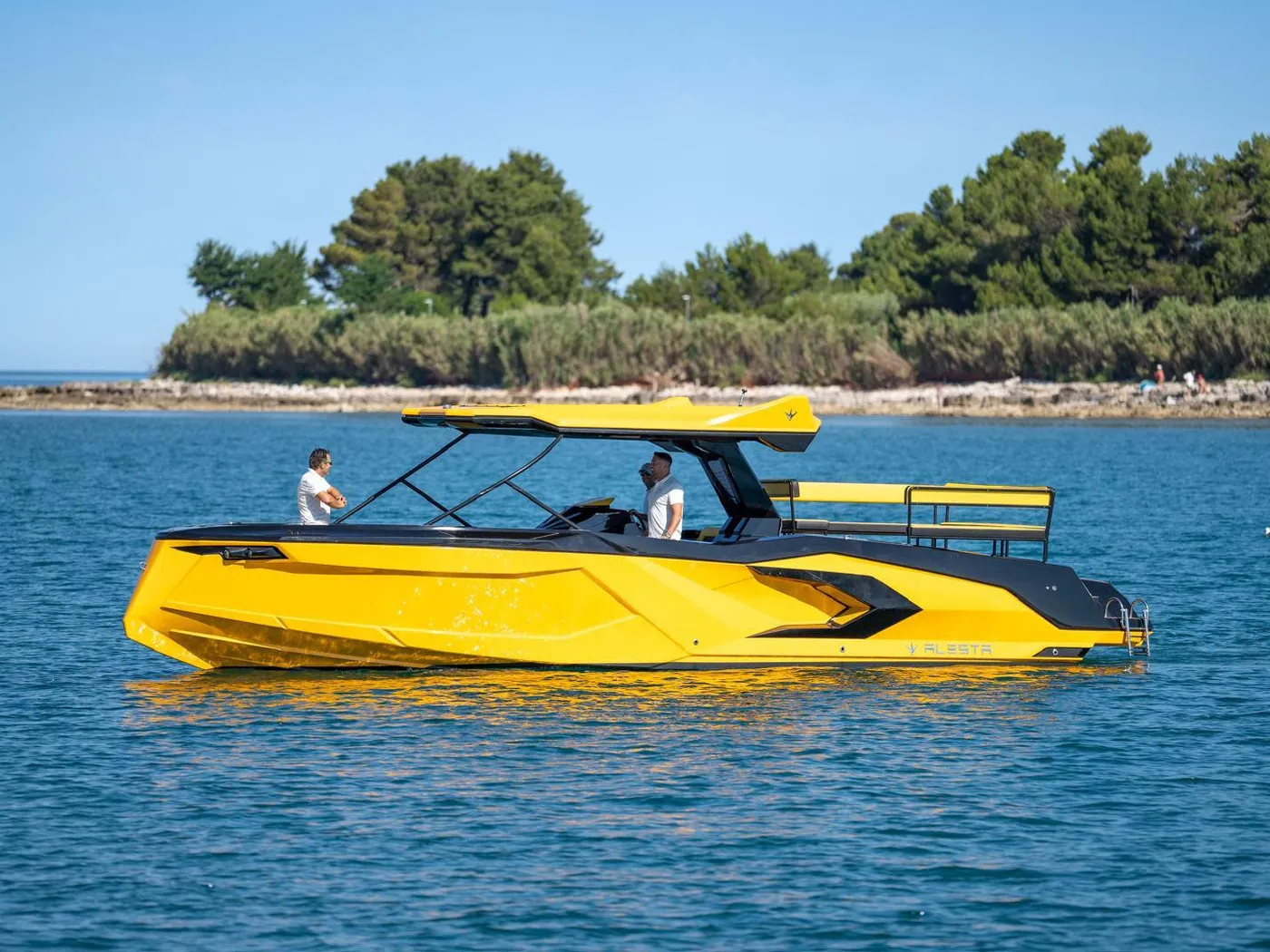 Raptor - Motor Yacht in Kudelstaart