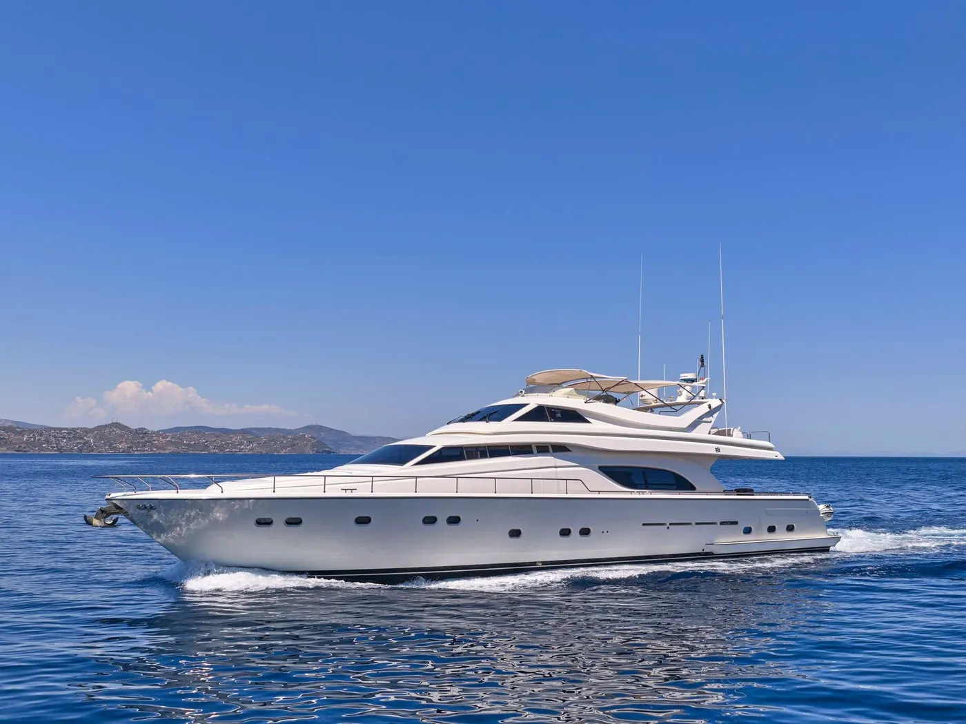 Apeiron Blue - Motor Yat içinde Lavrio
