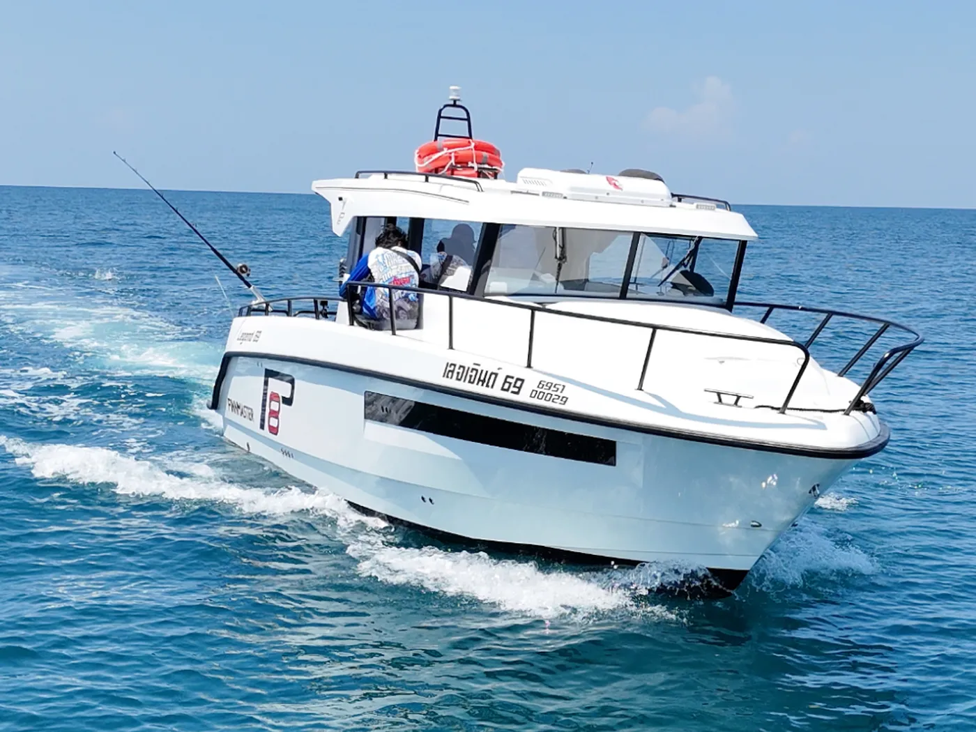 Finnmaster - Motor Yat içinde Rawai