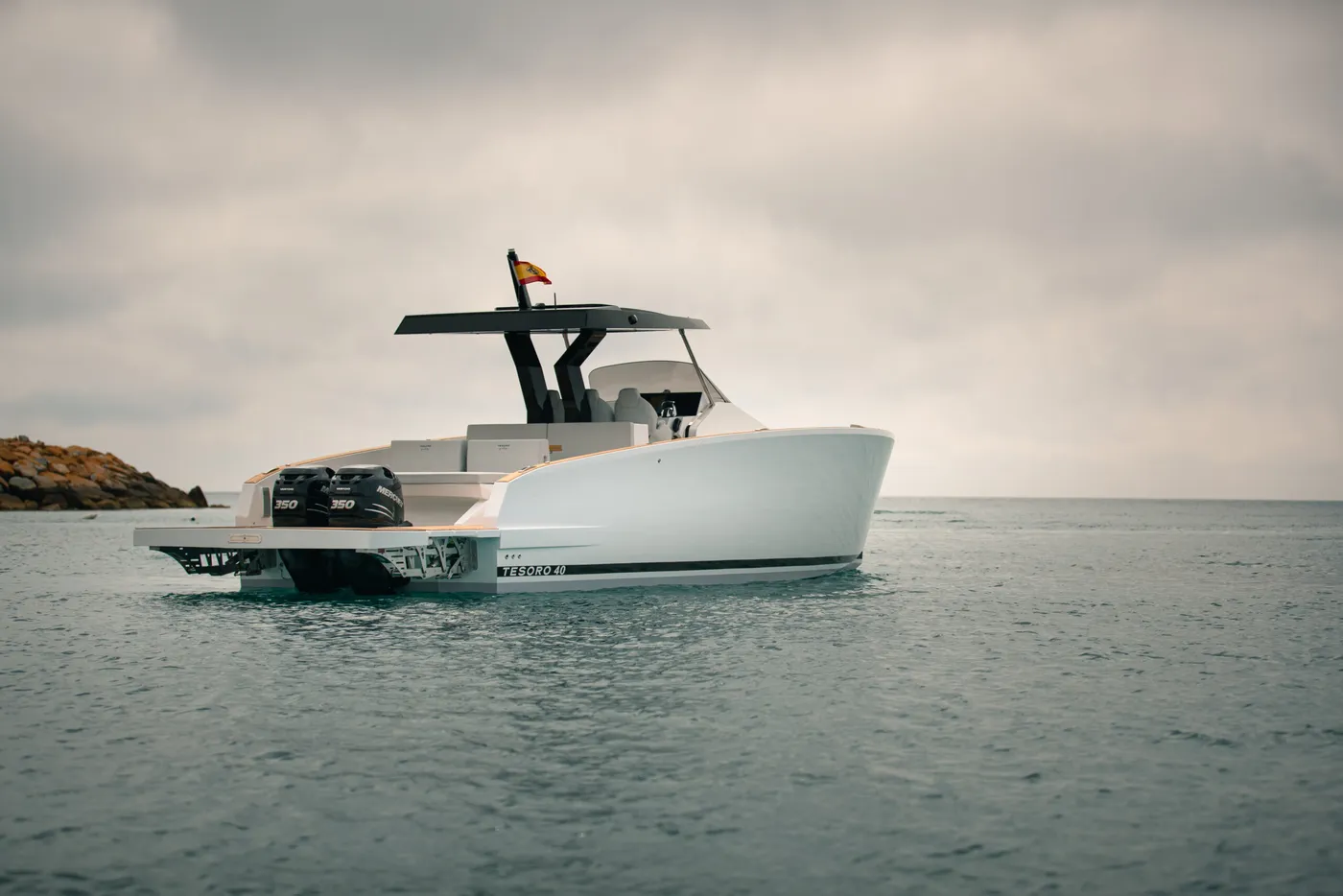 Tesoro T40 - Motor Yat içinde Paros