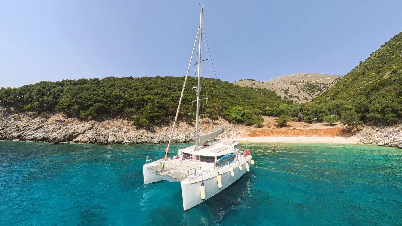Nirvana Elegant Pack refit 2022 - Catamaran in Nikiana