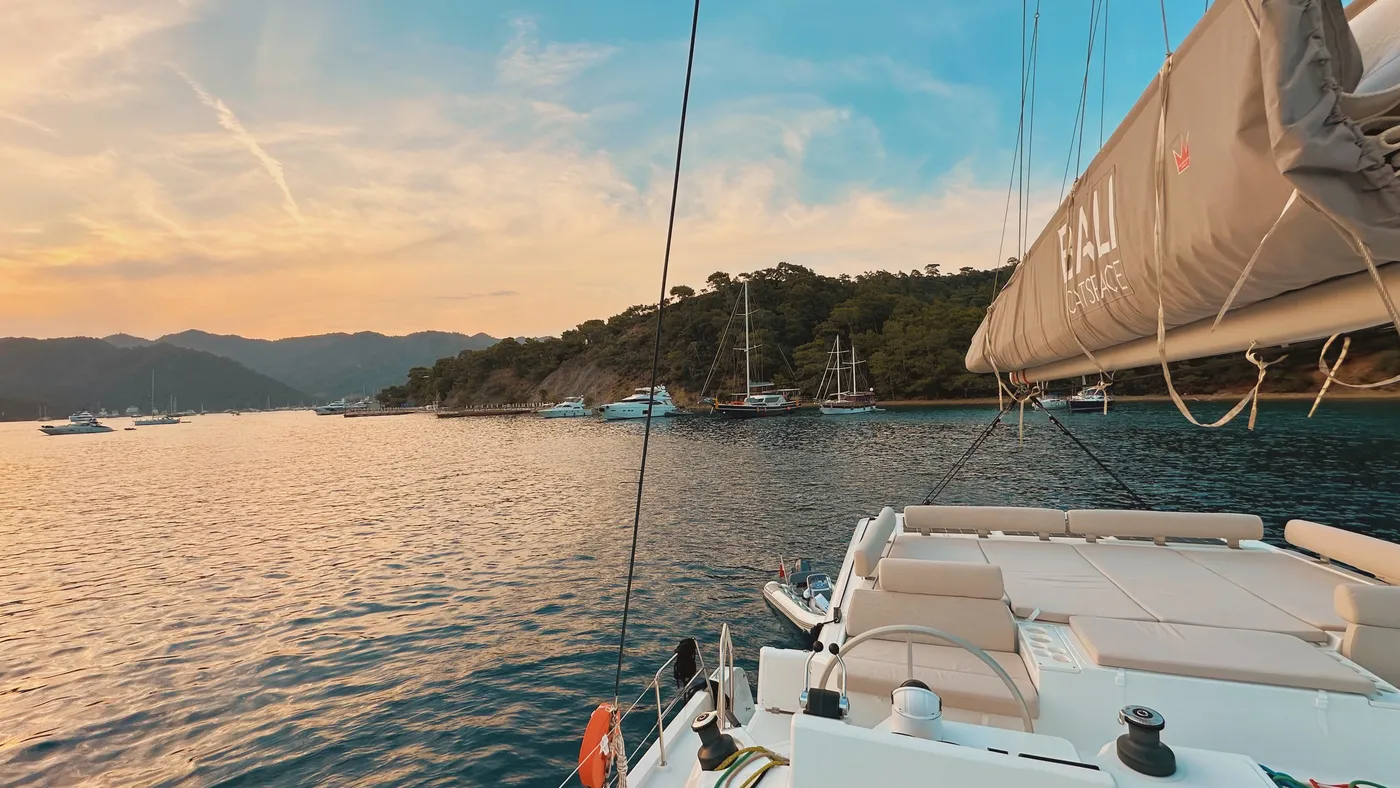 Jomo - Catamaran in Karacaağaç