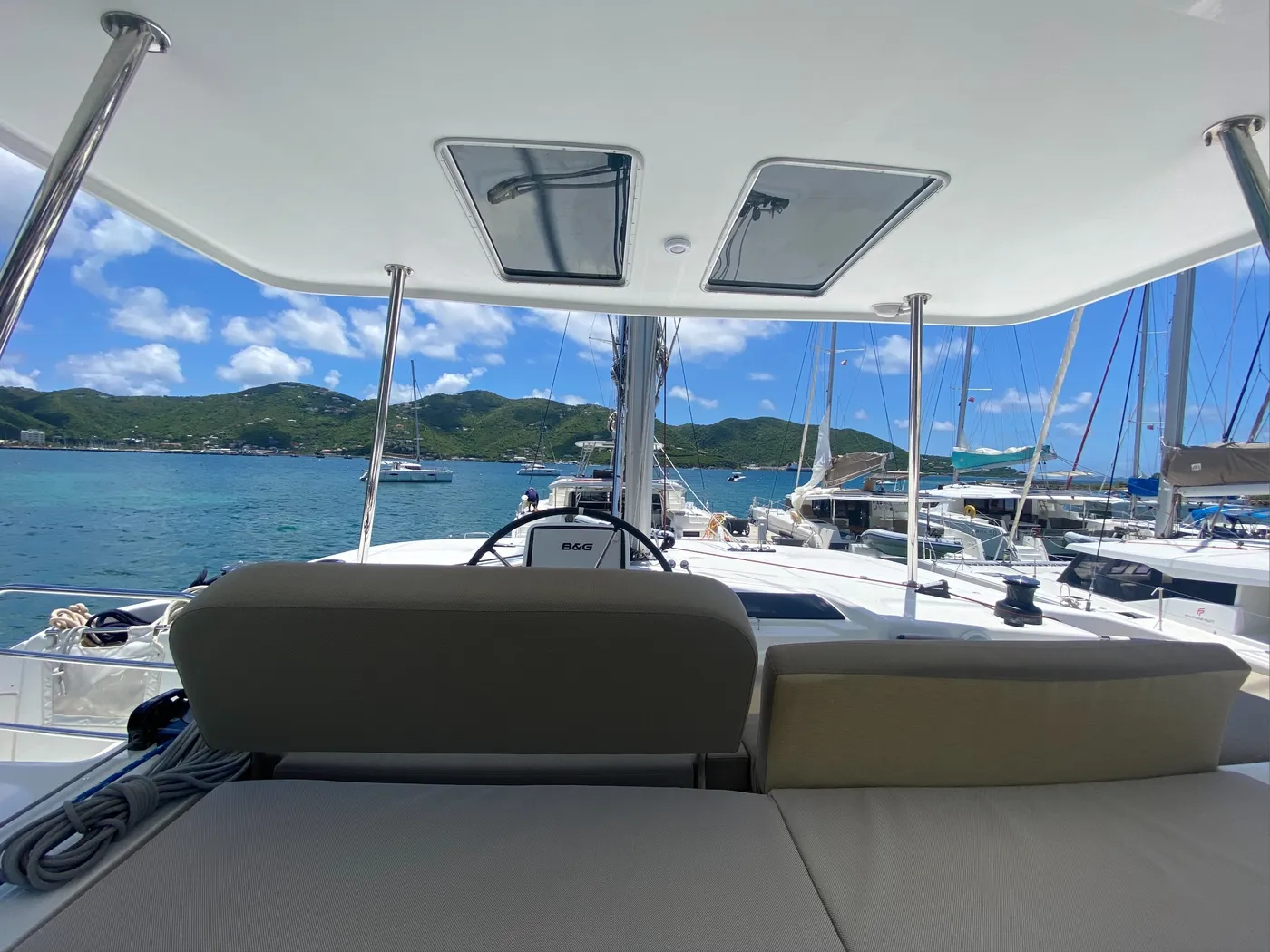 Tide of your life - Catamaran in Road Town