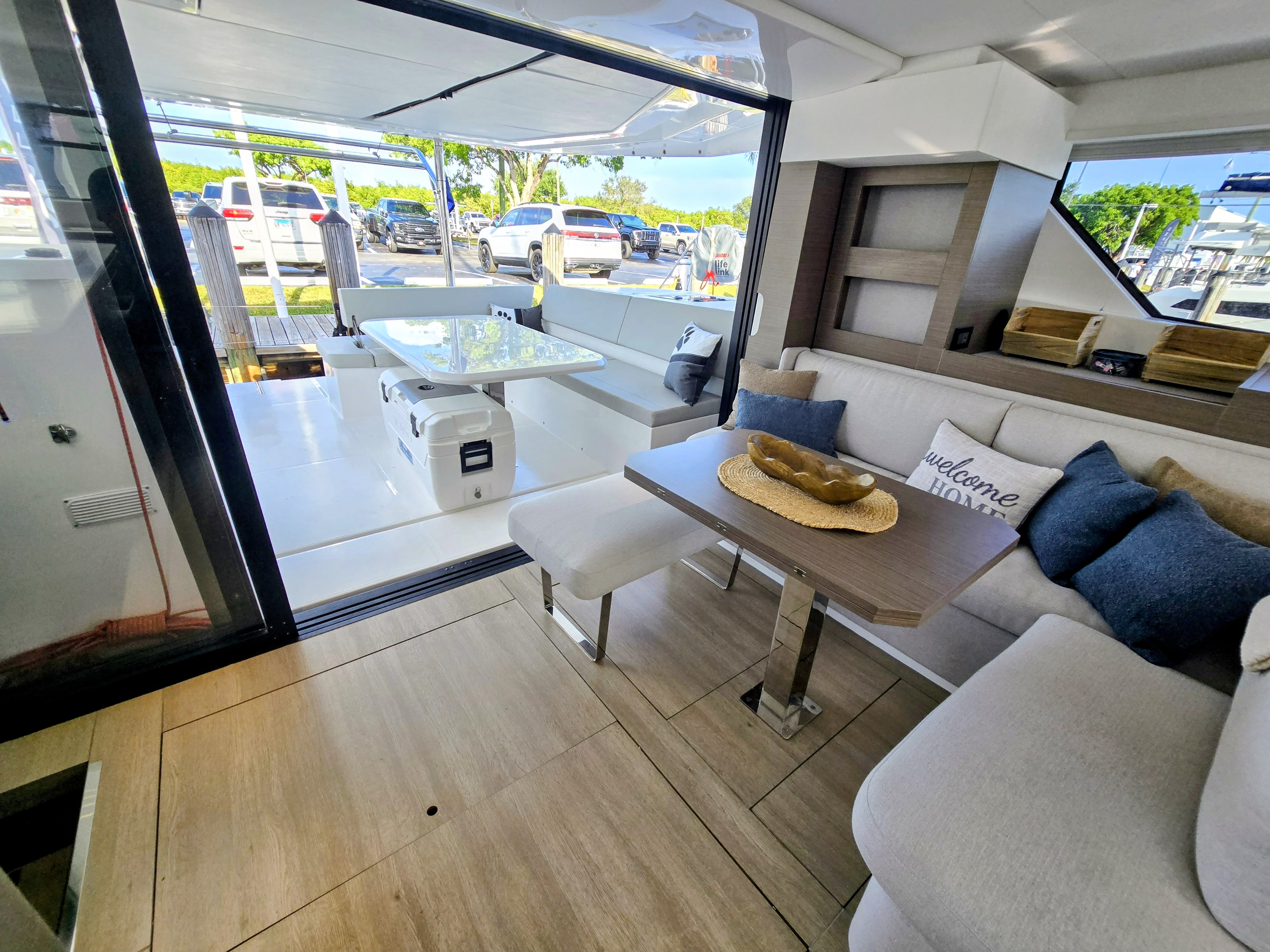 Nauti T's - Katamaran içinde Road Town