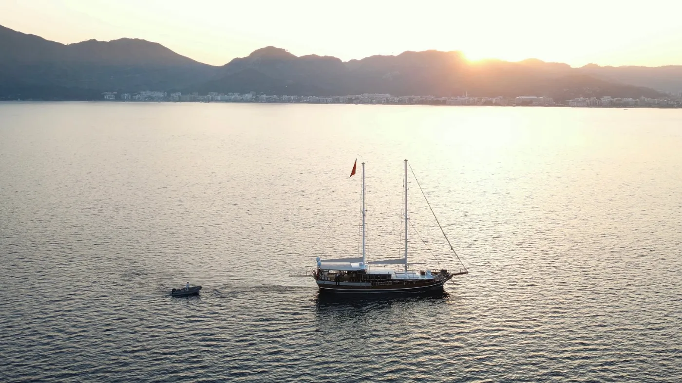 Yuksel Deniz - Gulet in Sarıana