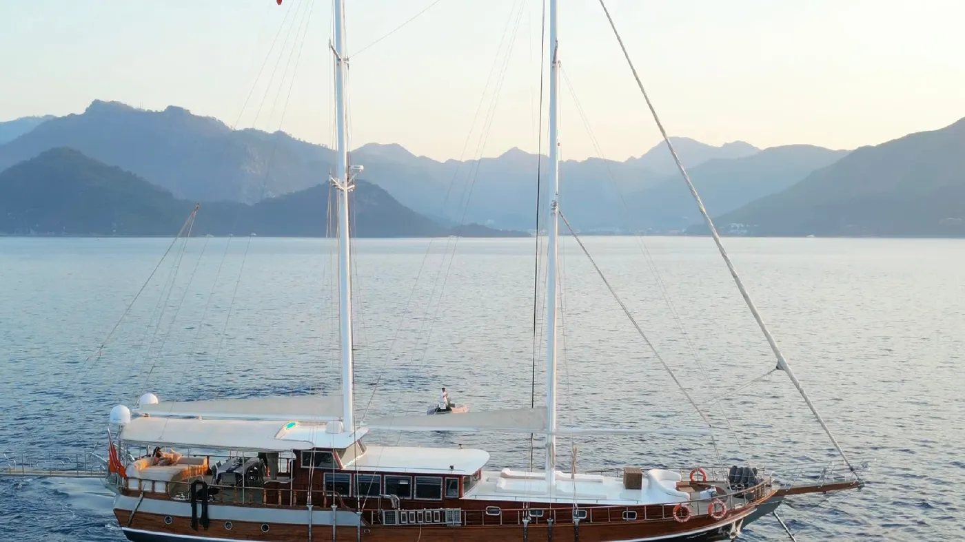 Yuksel Deniz - Gulet in Sarıana