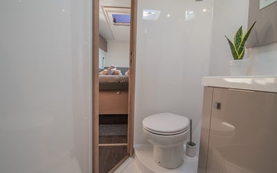 NOU NOU 1 - Skippered - Green Wave