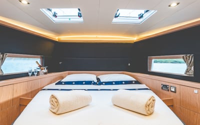 Axis Mundi A/C-GEN-SOLAR-ELEC.WC