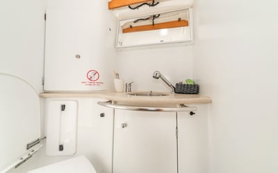 Veni  (ONLY SKIPPERED)