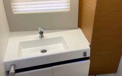 Helia (A/C, Gen. 10kVA, Electric Winch NEW 2022)