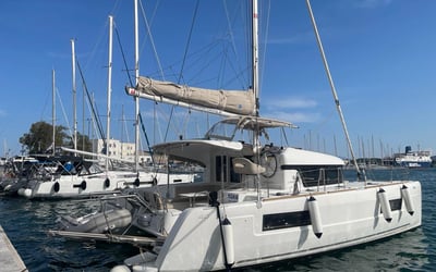 Nina (A/C, Gen 10KWA, watermaker, electric winch)