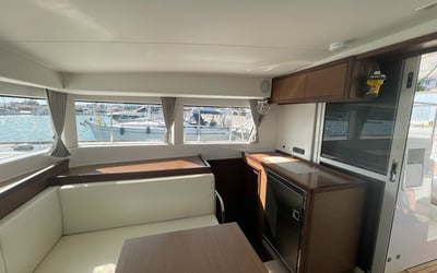 Nina (A/C, Gen 10KWA, watermaker, electric winch)