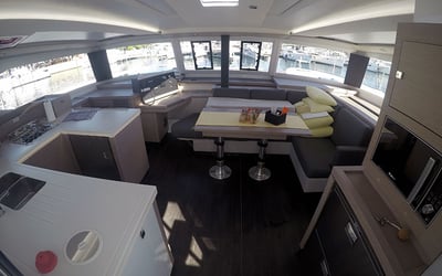Fountaine Pajot Aastrea 42