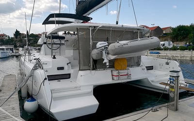 Lagoon 42