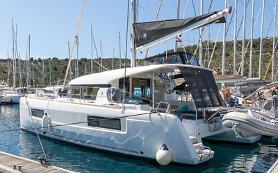 MONARCH 2020 (air condition, generator)