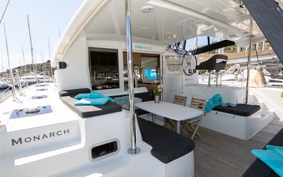 MONARCH 2020 (air condition, generator)