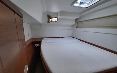 Senza Meta  (A/C and Generator)