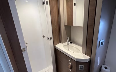 Star Velvet (A/C, Generator, Water Maker, dishwasher)