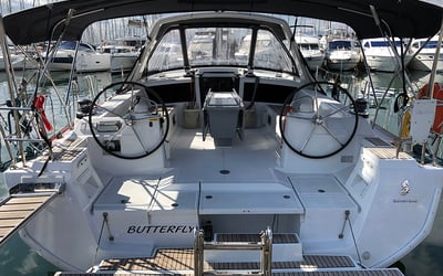 Butterfly (A/C - Generator - 12 pax)