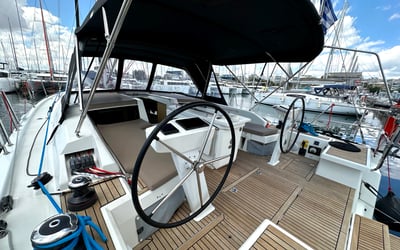 Sail Away (Refit 2025 - A/C - Electric Heads)