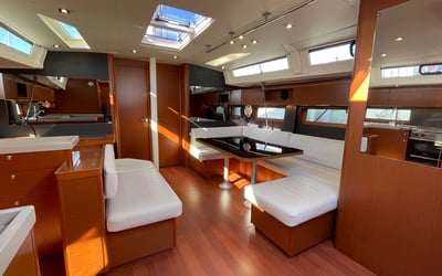 Black Swan (A/C - Generator - 12 pax)