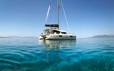 No Name: Forward Cabin #2 (Cabin Charter 2 pax) FULLY CREWED, ALL EXPENSES