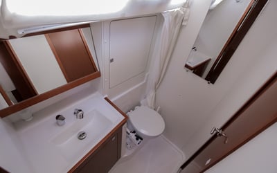 Nabucco: Aft cabin #2 (Cabin charter - 2 pax) Fully Crewed, ALL EXPENSES