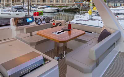 Moorings 403 PC Exclusive Plus