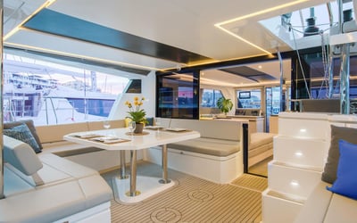 Moorings 5000-5 Crewed