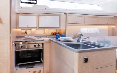 Sunsail 37.3 Premium