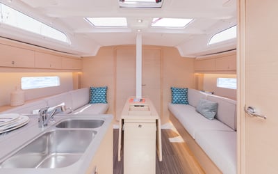 Sunsail 37.3 Premium Plus