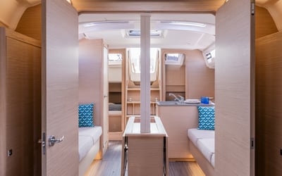 Sunsail 37.3 Premium Plus