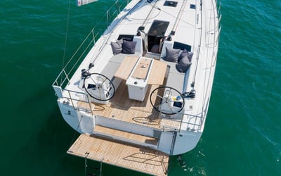 Sunsail Oceanis 40.1 Premium