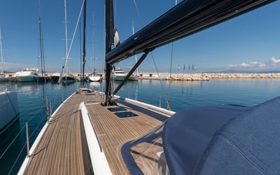 Avalon - Luxury - A/C, Watermaker