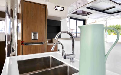 Ferdi - A/C, Generator, Water maker