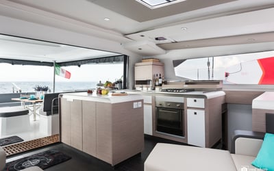 Papa Charlie - A/C, Generator, Water maker