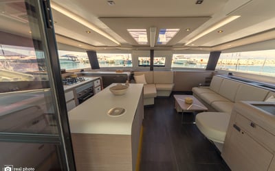 Papa Charlie - A/C, Generator, Water maker