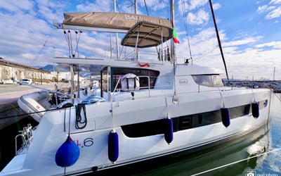 Monia - A/C, Generator, Water maker