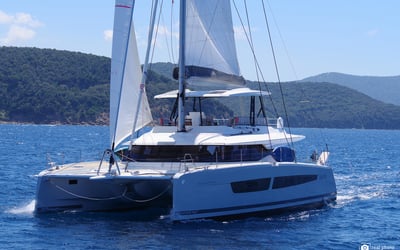 Maurice - Luxury Catamaran, A/C, Generator, Water maker