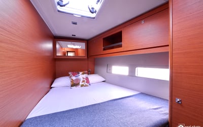 Thea - A/C, Generator, Water maker, Solar Panel