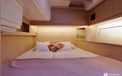 Cassiopea - A/C, Generator, Water maker, Solar Panel