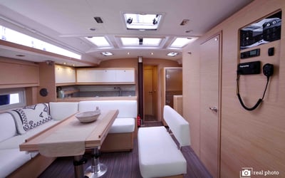 Cassiopea - A/C, Generator, Water maker, Solar Panel