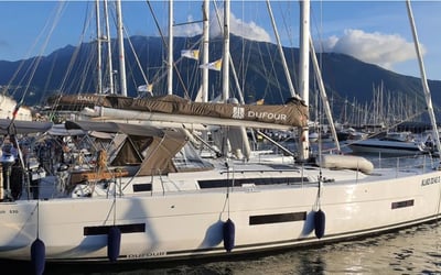 Cassiopea - A/C, Generator, Water maker, Solar Panel