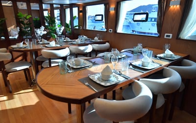 Luxury suite upper deck