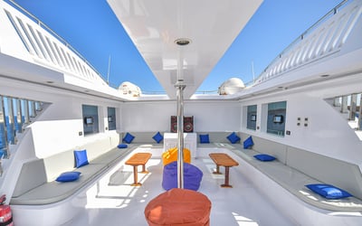 Luxury suite upper deck