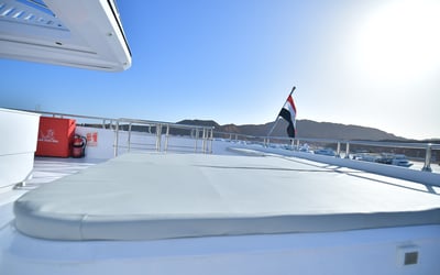 Bunk bed cabin lower deck 1