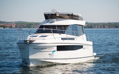 Platinum 989 Flybridge (Premiera)